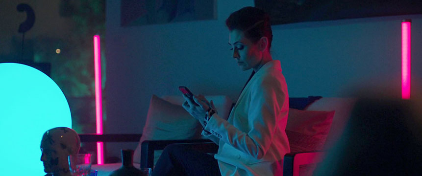 Adrienne Wilkinson as Josephine Tully in Dreamcatcher white jacket phone